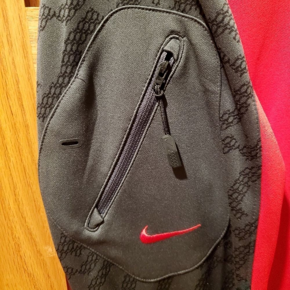 Nike Red DriFit Running Jacket - Picture 2 of 5